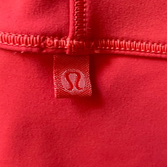 #069 Lululemon sports bra round neck front, V in back, size 12 - Picture 3 of 4